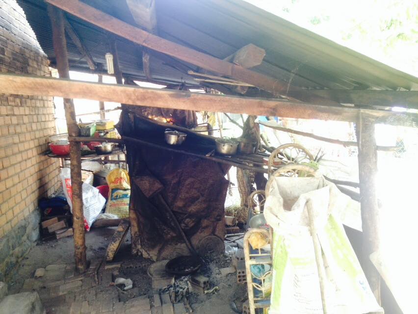Y Tam Visits an Elderly Woman in Đức Linh, Bình Thuận