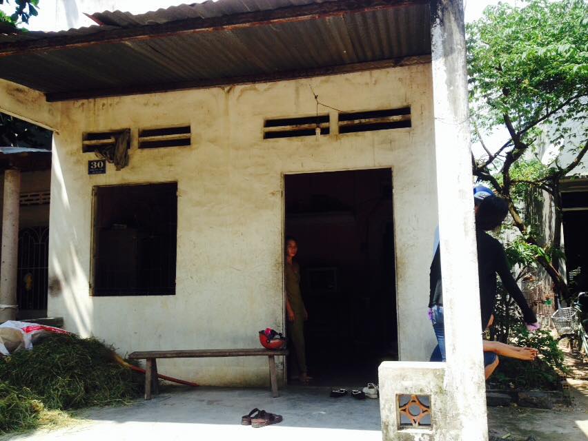 Y Tam Visits an Elderly Woman in Đức Linh, Bình Thuận