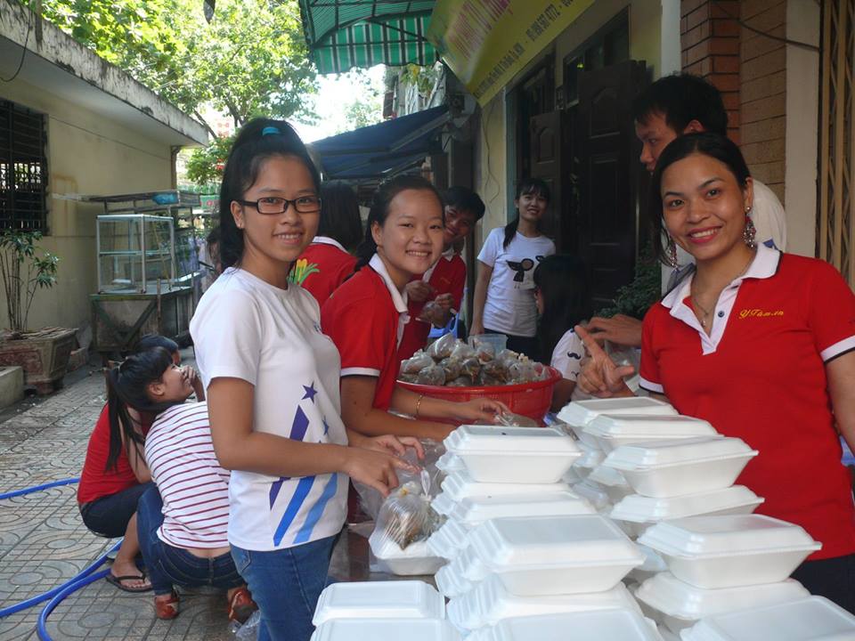 Y Tam Kitchen: Sharing Rice, Round 3: A Gift After Christmas