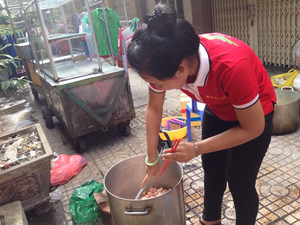 Y Tam Kitchen: Sharing Rice, Round 4 – The Home Front Stays Strong