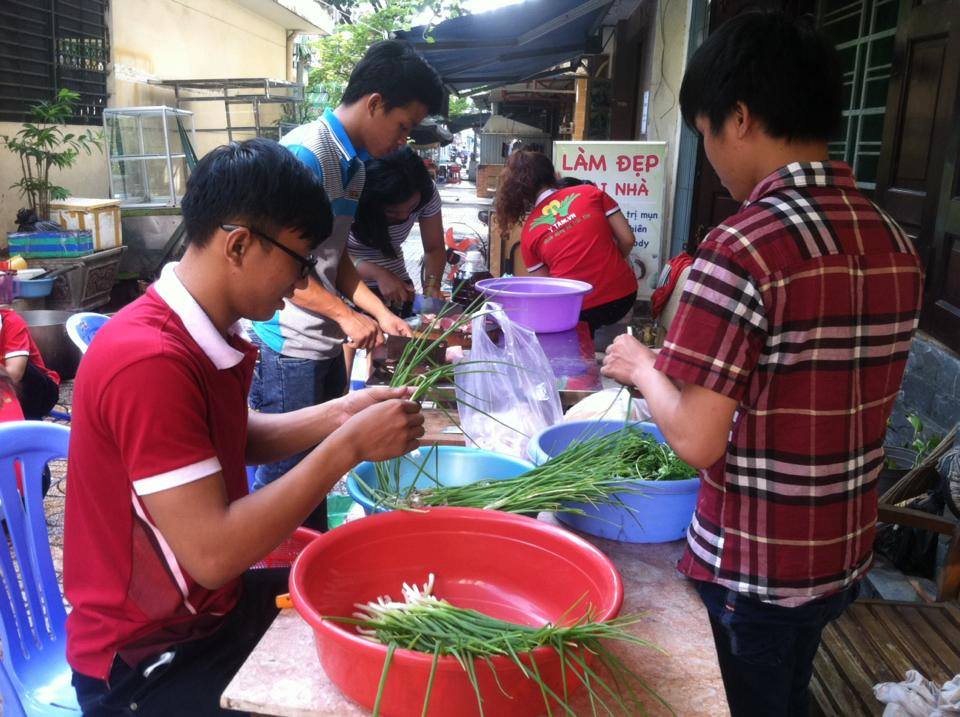 Y Tam Kitchen: Sharing Rice, Round 8