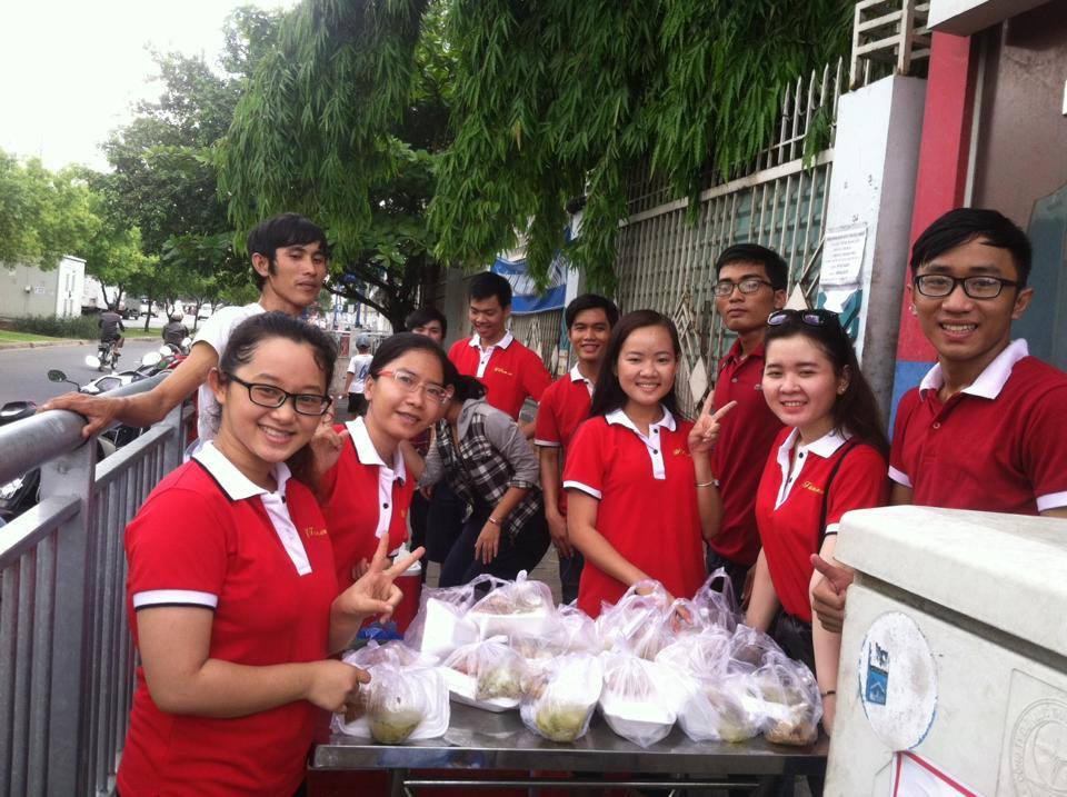 Y Tam Kitchen: Sharing Rice, Round 8