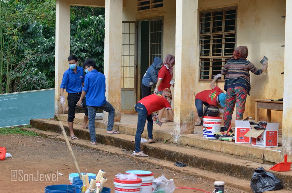 Pa Pếch school site gets a new coat for spring, Tân Hưng, Bình Phước