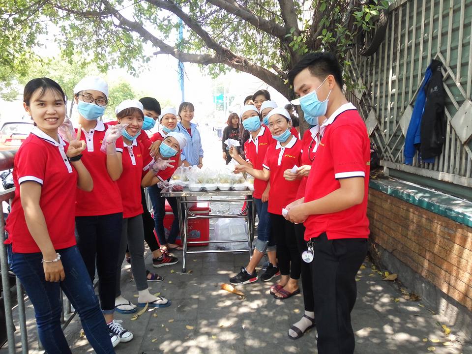Y Tam Kitchen Program Round 16: On Television