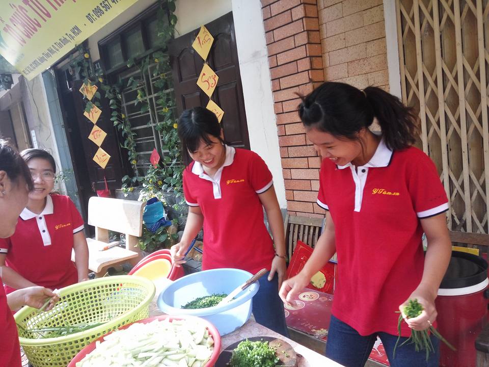 Y Tam Kitchen Program Round 16: On Television