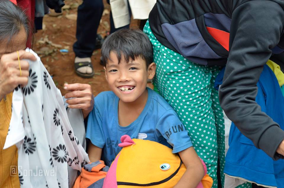 Y Tam collects clothes for ethnic minority villagers