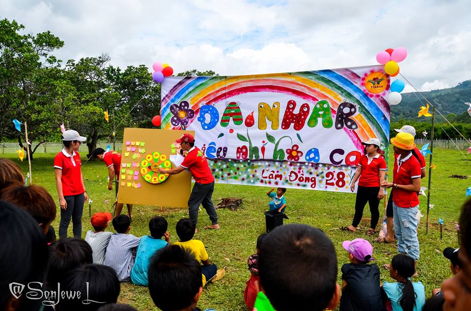 Đạ Nhar – Children Sing Together 1/6/2017
