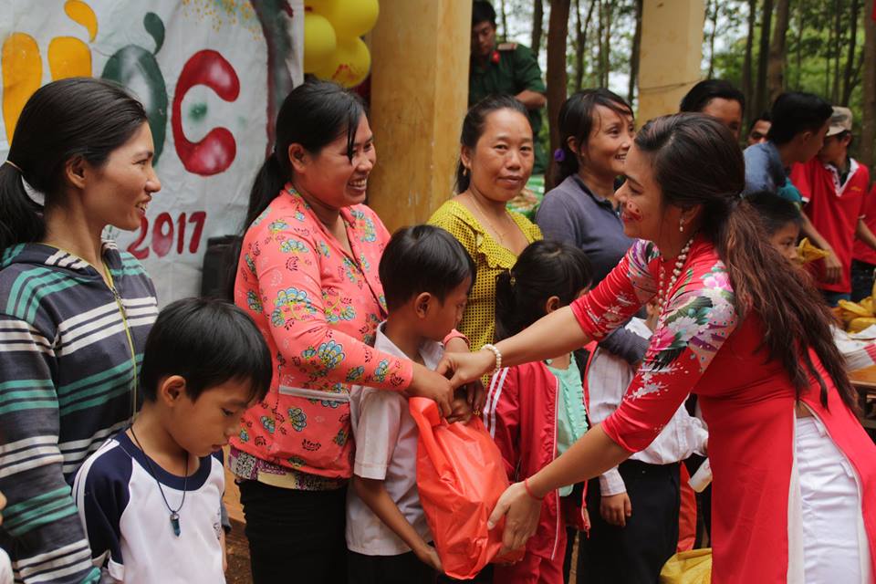 Y Tam Education Support Project: “Lantern Festival”