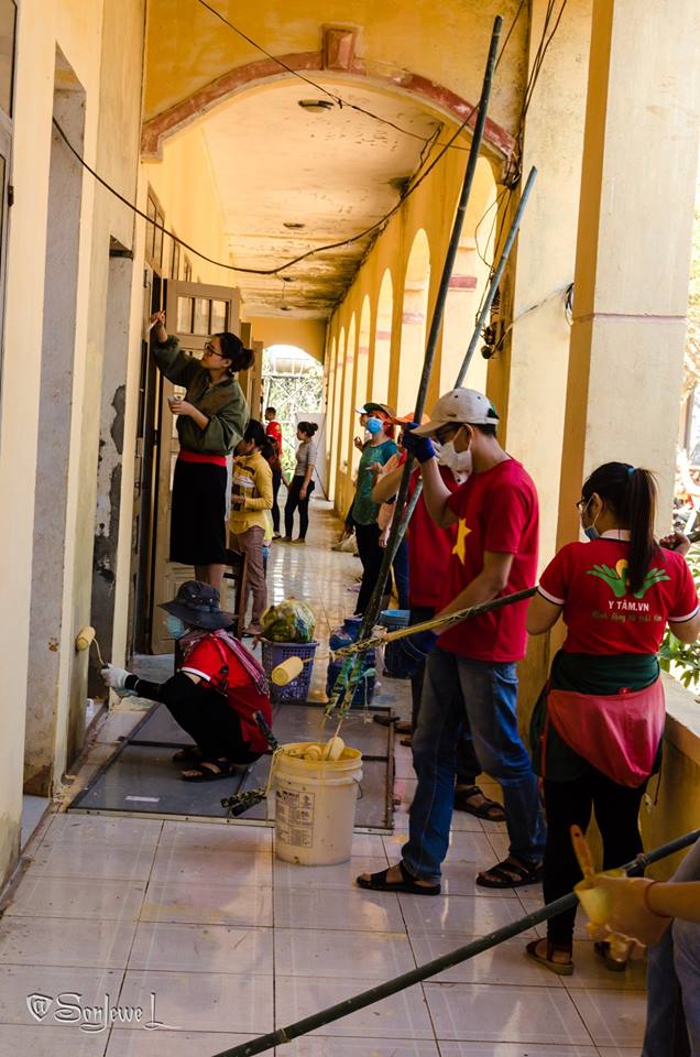 A New Coat for Our School – Phi Lơ Te – Đak Nông