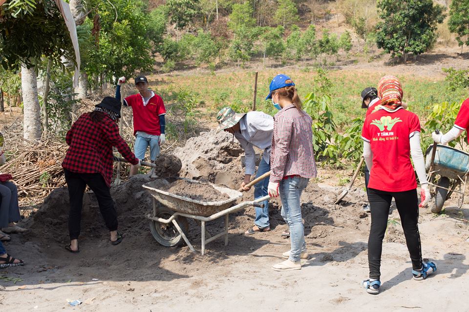 Groundbreaking for a charity house in Đức Linh, Bình Thuận
