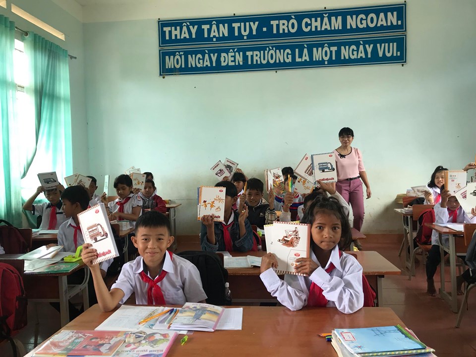 Children in Yang Mao, Đăk Lăk Now Have All Their Textbooks for the New School Year